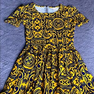 BEAUTIFUL XS LuLaRoe Amelia NWOT